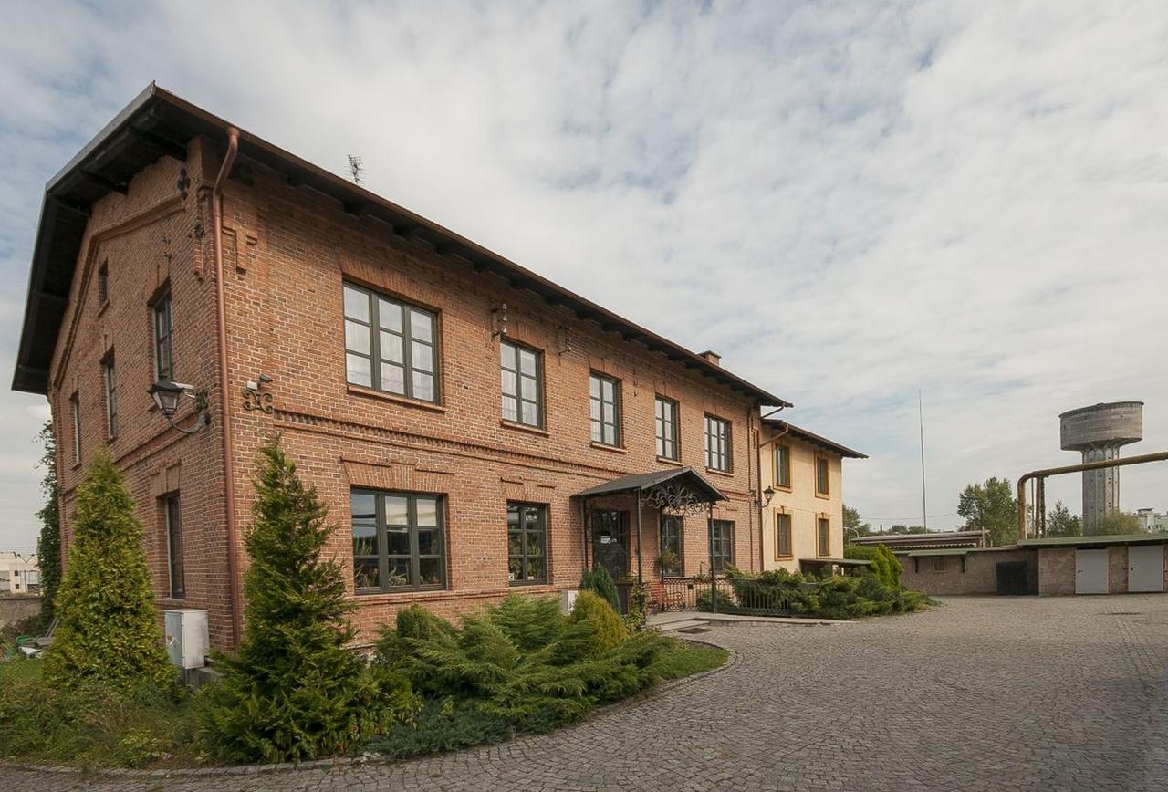 Hotel Restauracja Pod Parowozem Ostrowiec Swietokrzyski Bagian luar foto