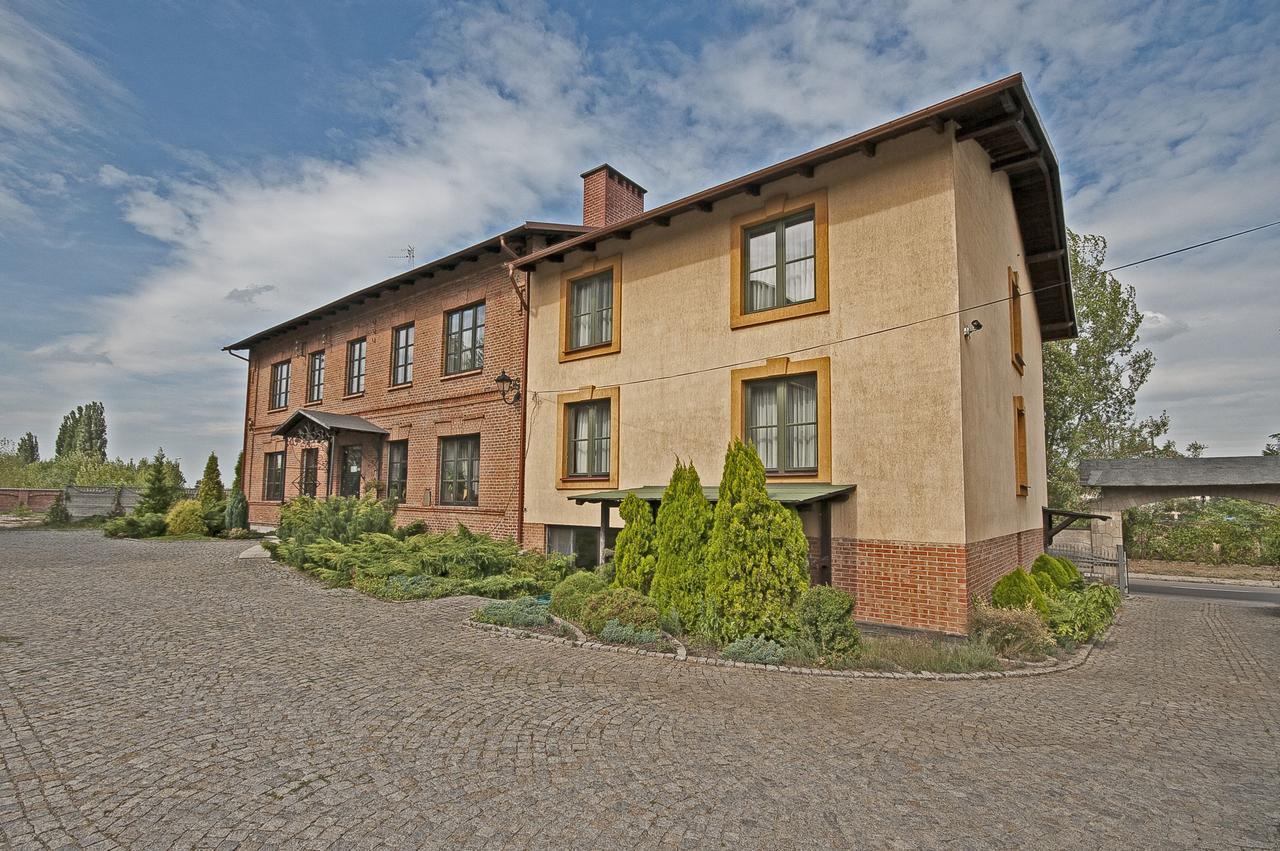 Hotel Restauracja Pod Parowozem Ostrowiec Swietokrzyski Bagian luar foto