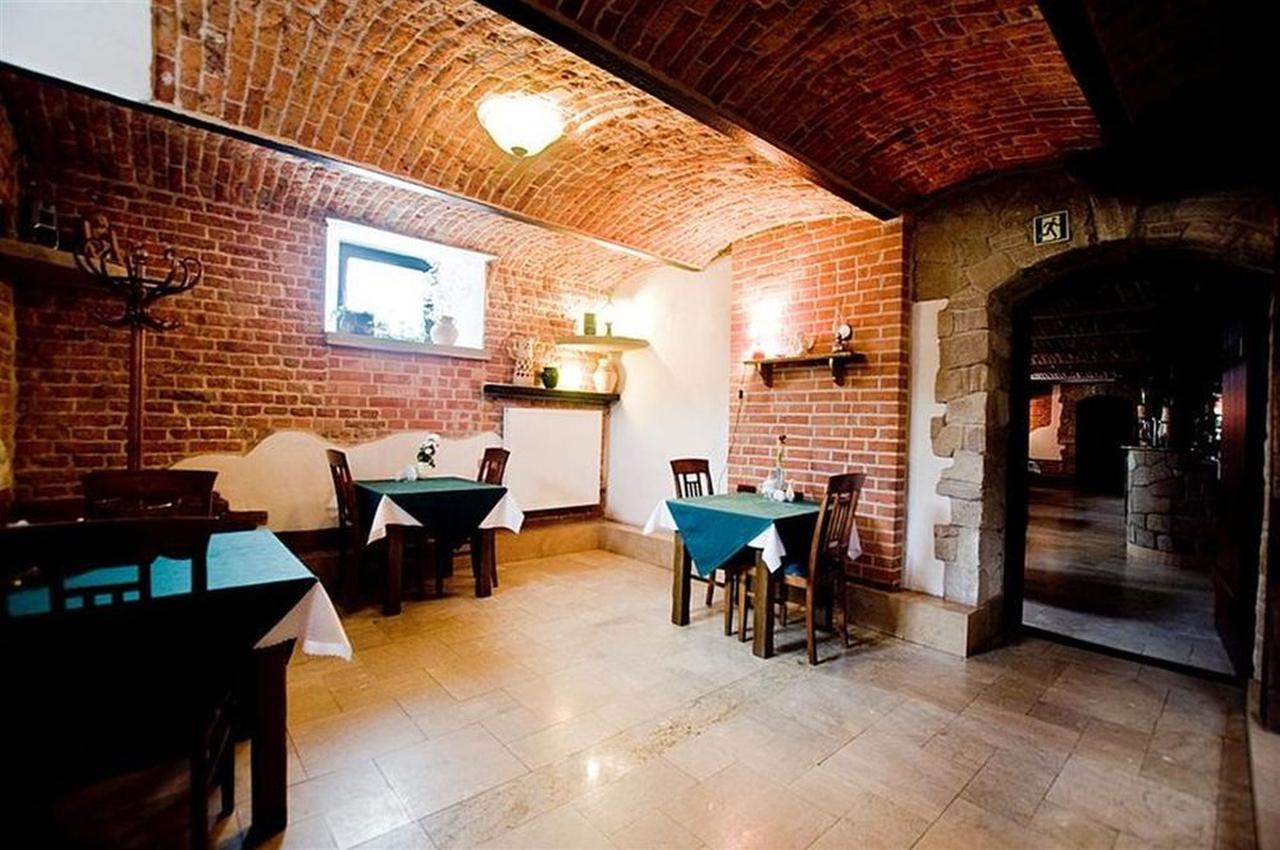 Hotel Restauracja Pod Parowozem Ostrowiec Swietokrzyski Bagian luar foto
