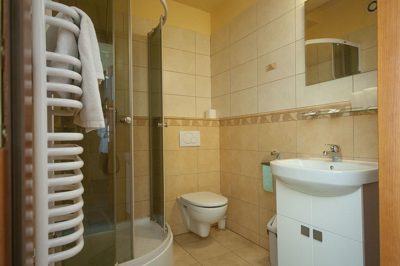 Hotel Restauracja Pod Parowozem Ostrowiec Swietokrzyski Bagian luar foto