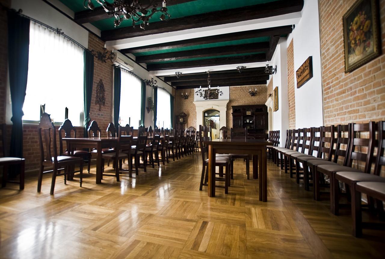 Hotel Restauracja Pod Parowozem Ostrowiec Swietokrzyski Bagian luar foto