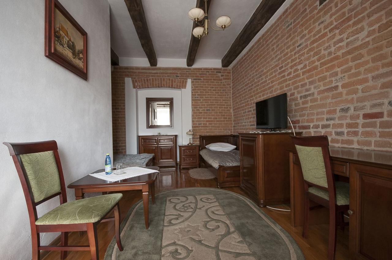 Hotel Restauracja Pod Parowozem Ostrowiec Swietokrzyski Bagian luar foto