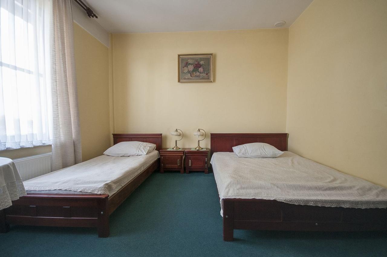 Hotel Restauracja Pod Parowozem Ostrowiec Swietokrzyski Bagian luar foto