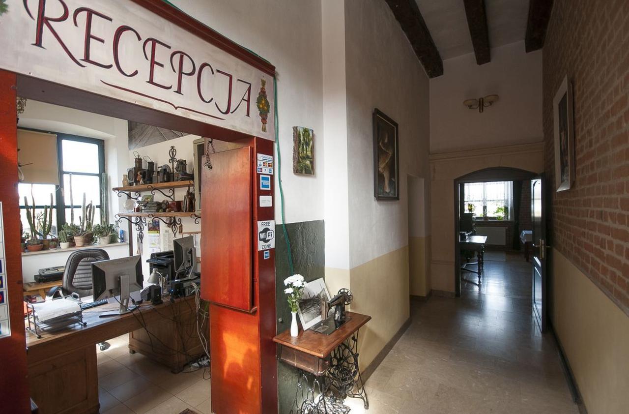 Hotel Restauracja Pod Parowozem Ostrowiec Swietokrzyski Bagian luar foto