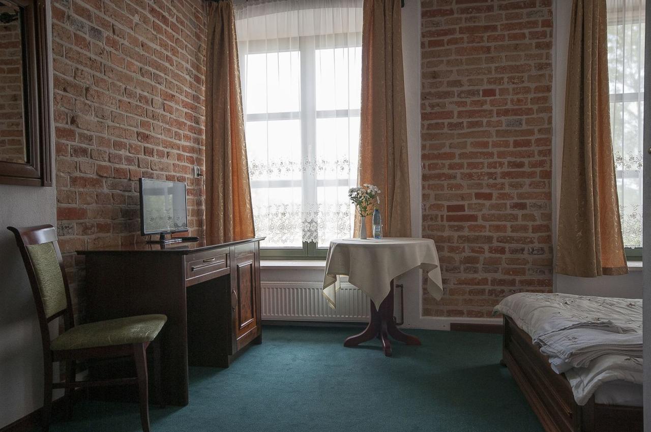 Hotel Restauracja Pod Parowozem Ostrowiec Swietokrzyski Bagian luar foto