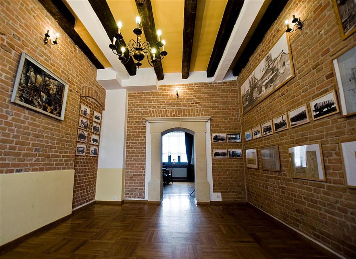 Hotel Restauracja Pod Parowozem Ostrowiec Swietokrzyski Bagian luar foto